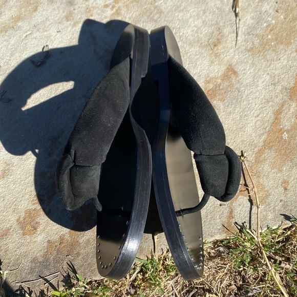 Freda Salvador Cecil slip on sandals flip flop thong style soft cushioned tops 6 - Picture 6 of 9